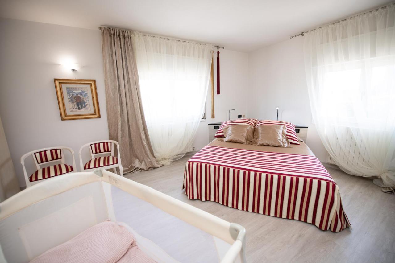 Il Cortiletto - Appartamento Lores Manerba del Garda Exterior foto